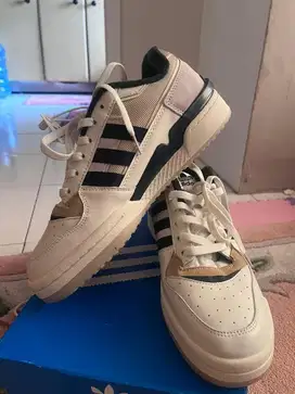 ADIDAS FORUM LOW