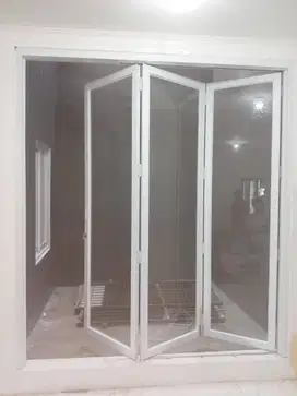 Daun Jendela Lipat Aluminium