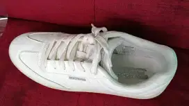 sepatu skechers putih