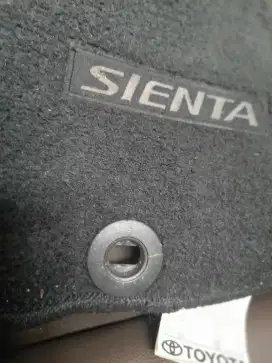Karpet Lantai Toyota Sienta Original