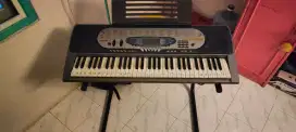 Piano Casio LK-65 ( bekas )