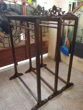 Dijual Gawangan Baju dan kaca Rias