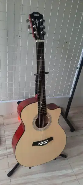 Gitar akustikan tanbes