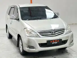 bertenaga nyaman!! Innova G 2.0 Bensin manual 2011 unit istimewa!!