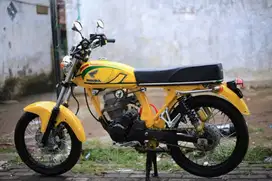 Basic CB 100 K5 tahun 1983 mesin full tiger stater hidup