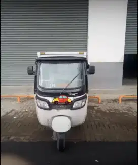 Bajaj tvs 3 tiga roda box km 10rb masih rendah  bajaj buat usaha