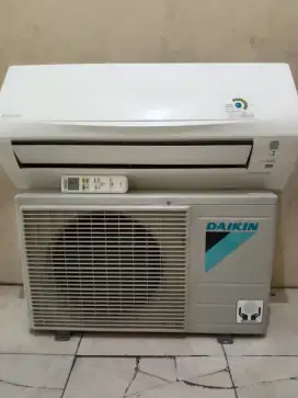 AC second Daikin thailand 1/2pk R32 ori