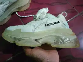Balenciaga triple S size 37