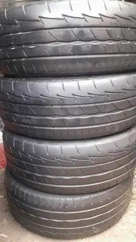 Ban copotan Bridgestoen potenza adrenaline RE030 215/60 R16..4pcs