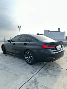 BMW 320i Sport Black 2021 Warranty 2026