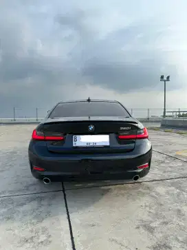 BMW 320i Sport Black 2021 Warranty 2026