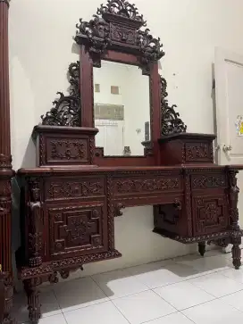 Meja rias eropa
