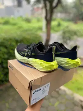 ASICS Novablast 4 Men Black/Blue Expanse