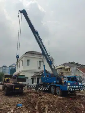 Sewa crane 25ton smelter gresik