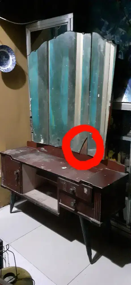 Lemari rias jengki tahun 1970