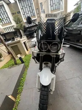 DUCATI DESERT X TERAWAT