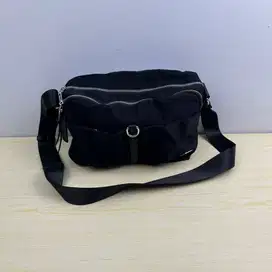 Preloved Tas Elizabeth Sling Bag (baru 2 kali pakai)