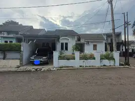 DIJUAL RUMAH VILA DI KOMPLEK REAL ESTATE BUKIT GOLF CIMANGGIS