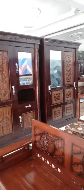 Menjual barang2 mebeler al mari kursi bufett