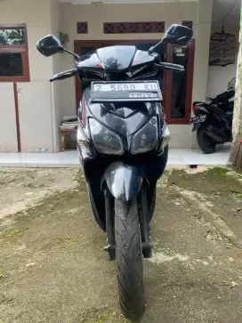 MOTOR VARIO CW 2013 HITAM