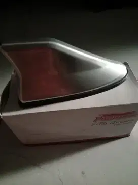 Antena mobil warna silver