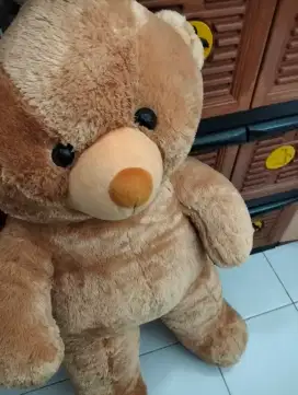 Boneka beruang besar