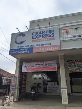 Karyawan Oprasional Laundry Cuci Lipat Setrika