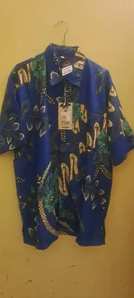 Kemeja batik size L dan celana jeans pendek no 28 Buat BB 40