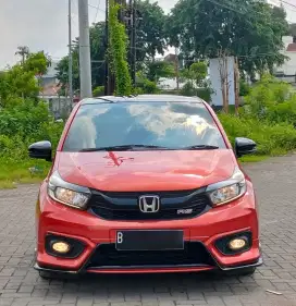 Av Mobil BRIO RS URBANITE 2021 AT KM LOW SUPER ISTIMEWA