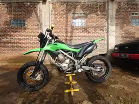 Kawasaki KLX 150 BF SE Seri pertama 2015