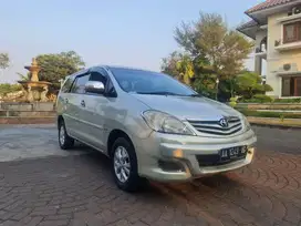 Toyota Kijang Innova 2.0 G Manual 2011