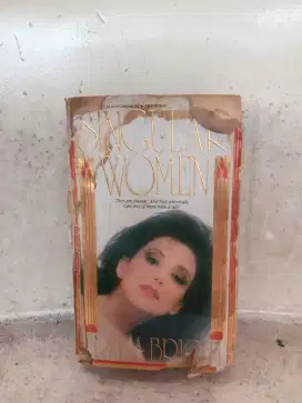Buku Singular Women Freda Bright