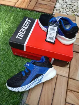 Sepatu anak brand mall