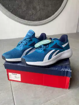 Sepatu Reebok uk 43