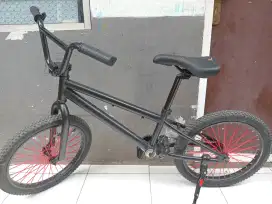 Sepeda bmx full black