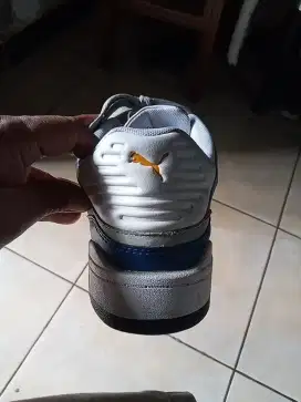 Sepatu Puma SLIPSTREAM