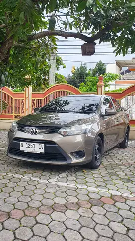 Vios Limo Ex 1.5 MT (2014)