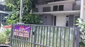 Dijual Rumah di Bukit Golf