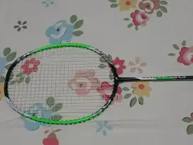 Dijual Raket Yonex Voltric 7DG kondisi mulus like new 100%