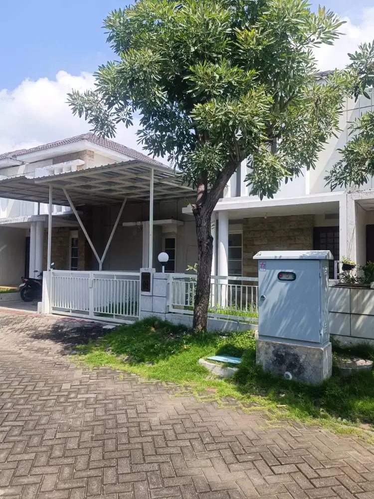 Dijual/disewakan rumah di Valencia Spring, Puri Surya Jaya, Sidoarjo