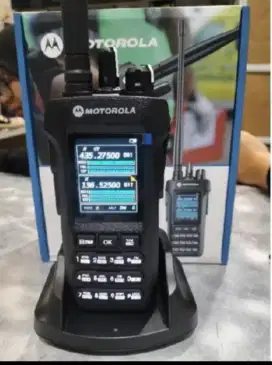 Ht handy talkie motorola R8 dual band UHF - VHF  20 watt 6800 mah