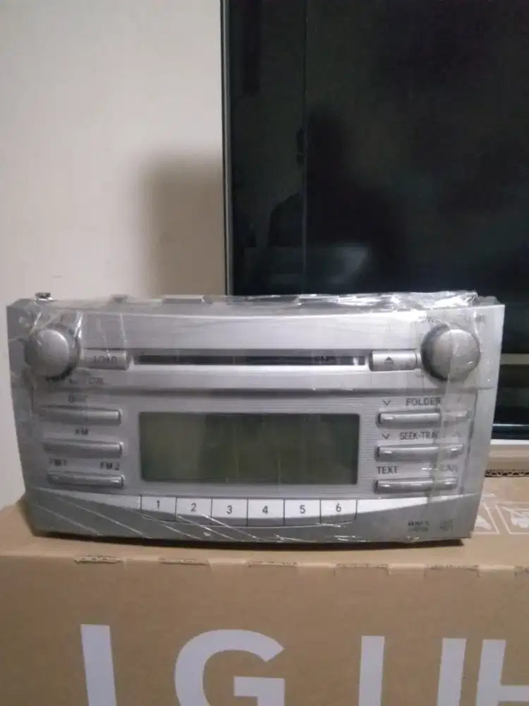 Di jual head unit bekas mobil Toyota camry