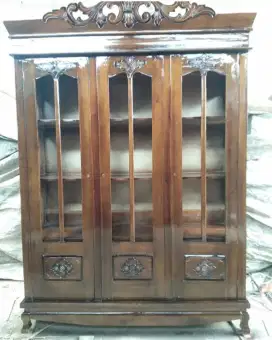 Lemari Hias Jati 3 Pintu