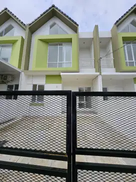 Dikontrakkan rumah baru PHR Bekasi utara, 2 lantai, one gate system