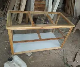 Etalase kayu jati Belanda