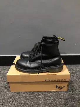 dr martens 101 yellow stitch