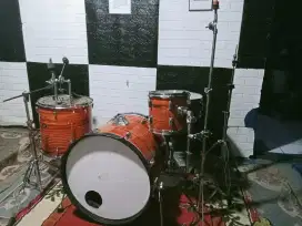 Drum set Tama second