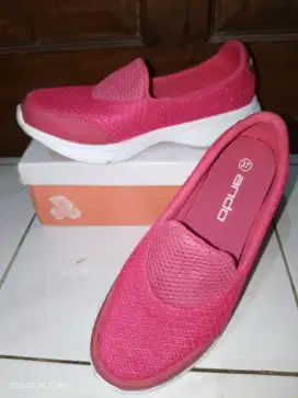 Sepatu ando wanita