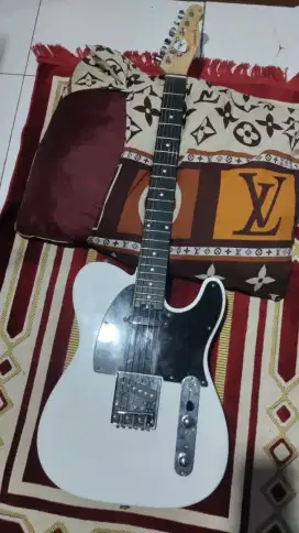 Gitar listrik siap pakai