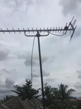 Pasang Antena TV Plus Tiang Besi